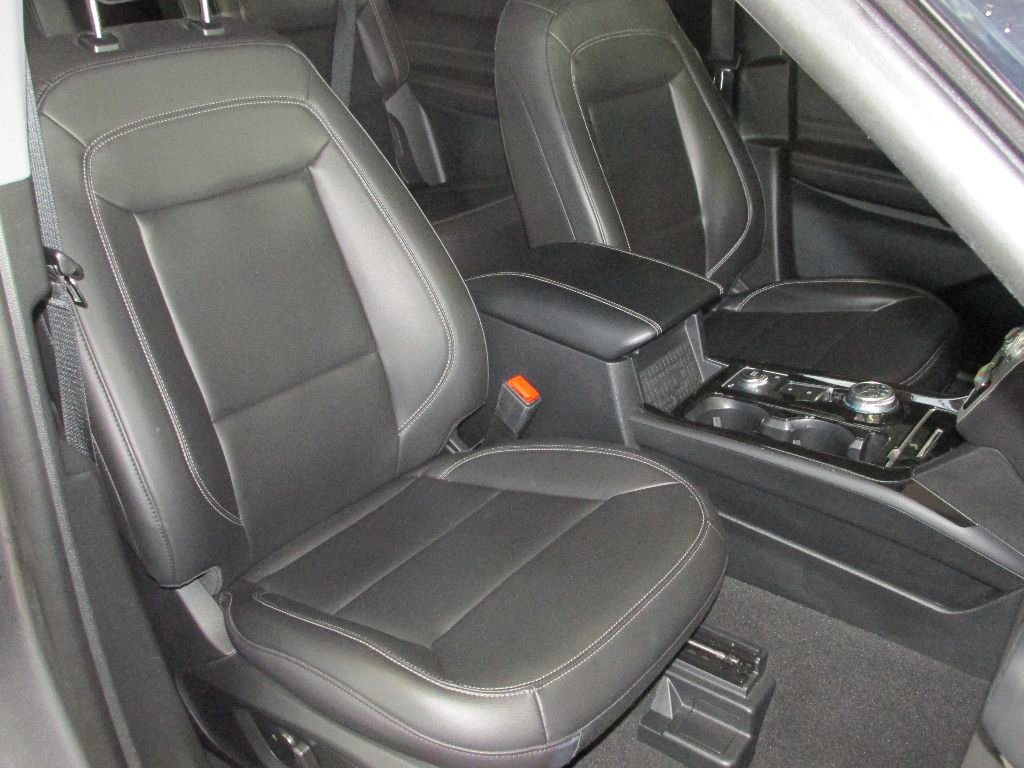 Used 2024 Ford Explorer XLT w/ Equipment Group 202A image 27