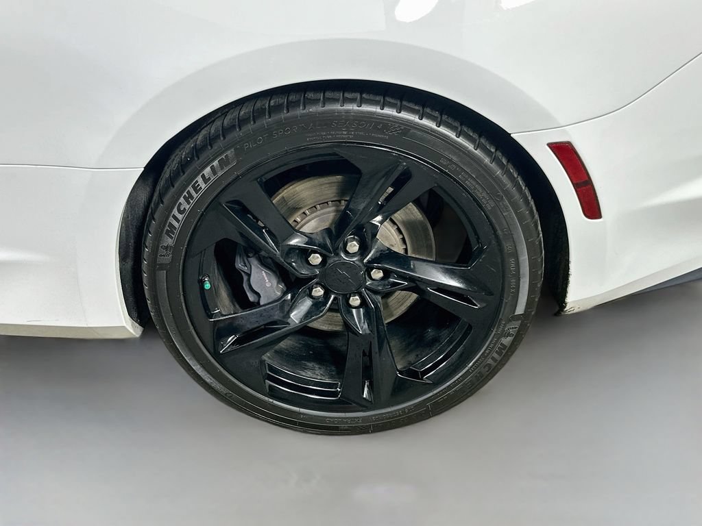 Used 2019 Chevrolet Camaro SS RWD image 7