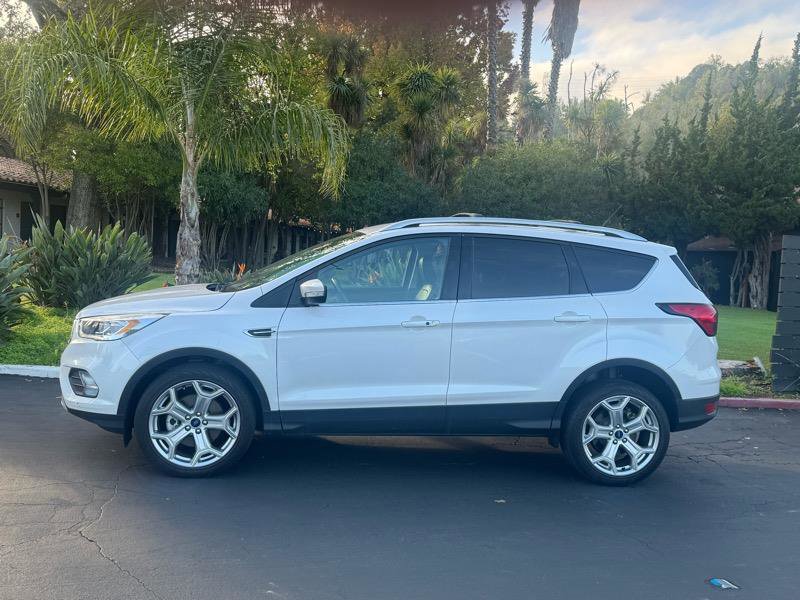 Used 2019 Ford Escape Titanium FWD image 2