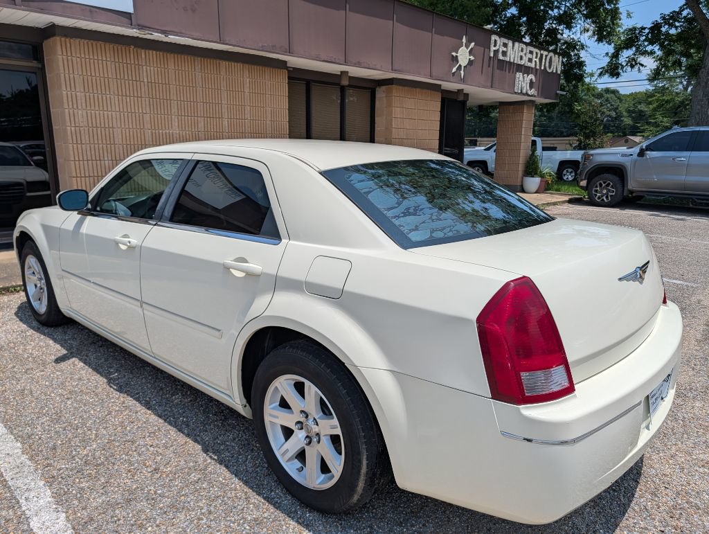 Used 2006 Chrysler 300 Touring w/ Comfort/Convenience Group RWD image 15