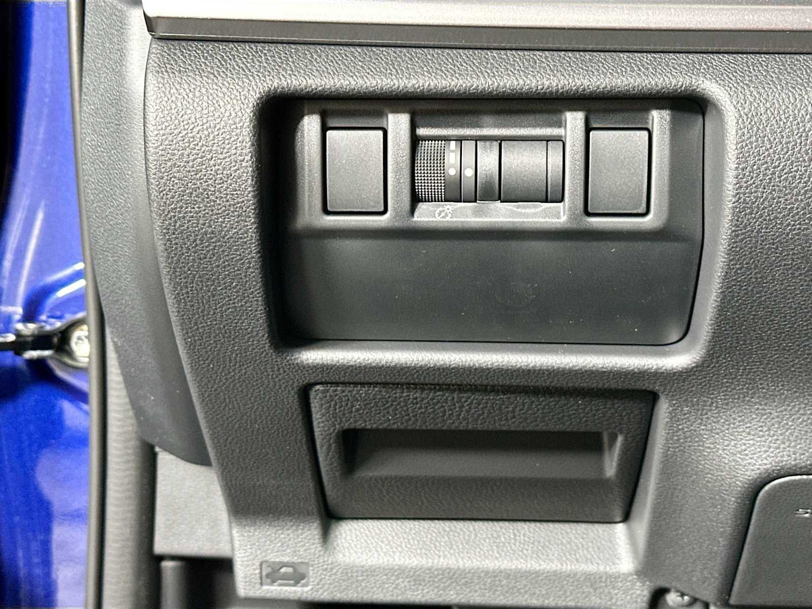 Certified 2025 Subaru Impreza 2.0i image 10