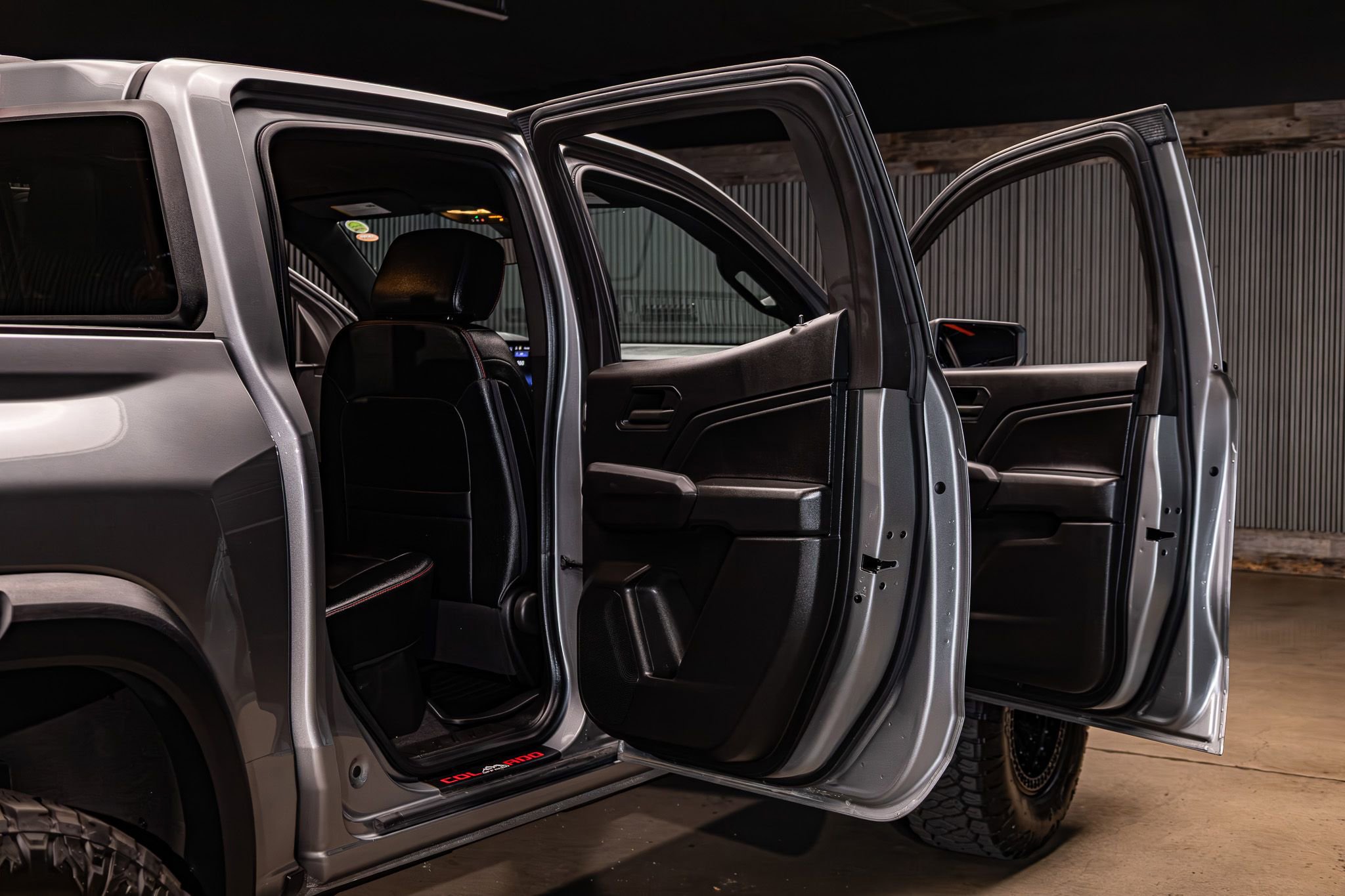 Used 2024 Chevrolet Colorado Trail Boss image 27