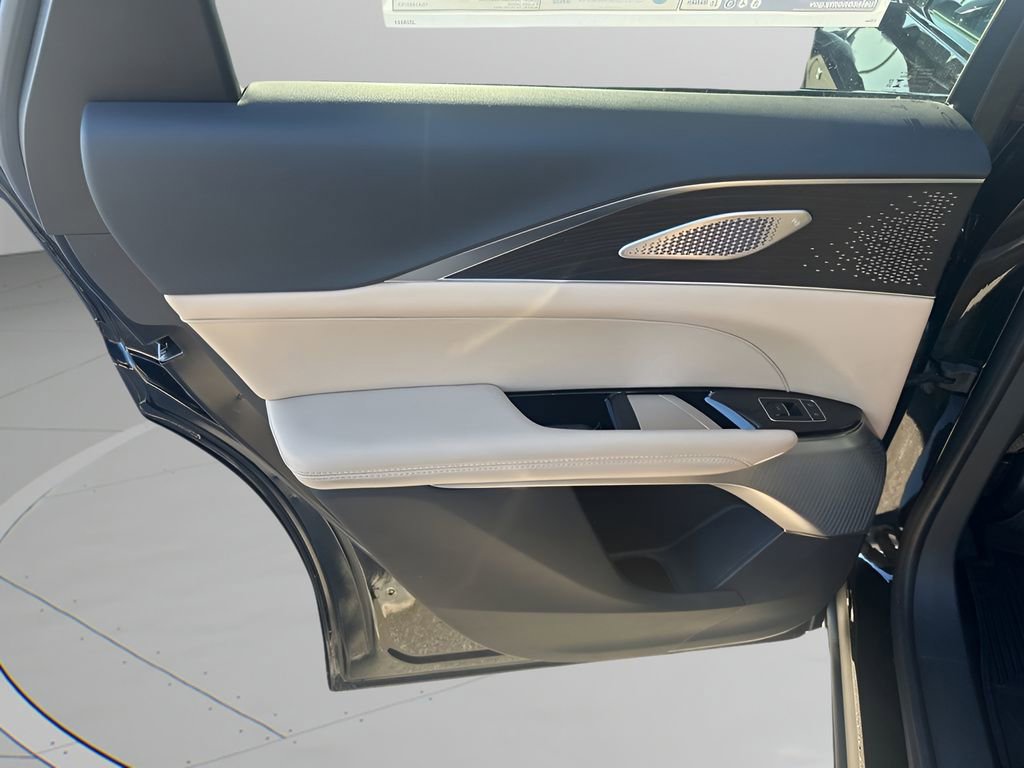 New 2026 Cadillac Lyriq Signature Luxury image 17