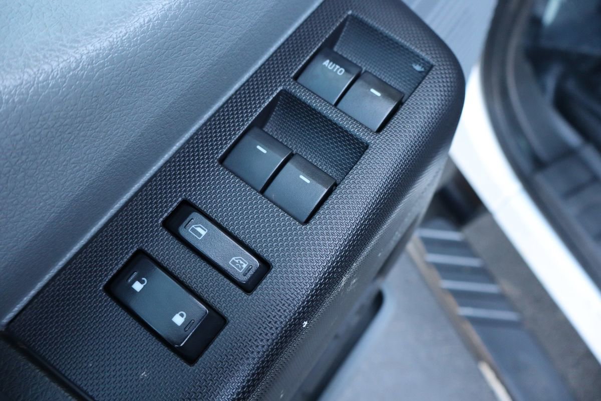 Used 2012 Ford F550 4x4 Crew Cab Super Duty w/ Payload Upgrade Pkg image 34