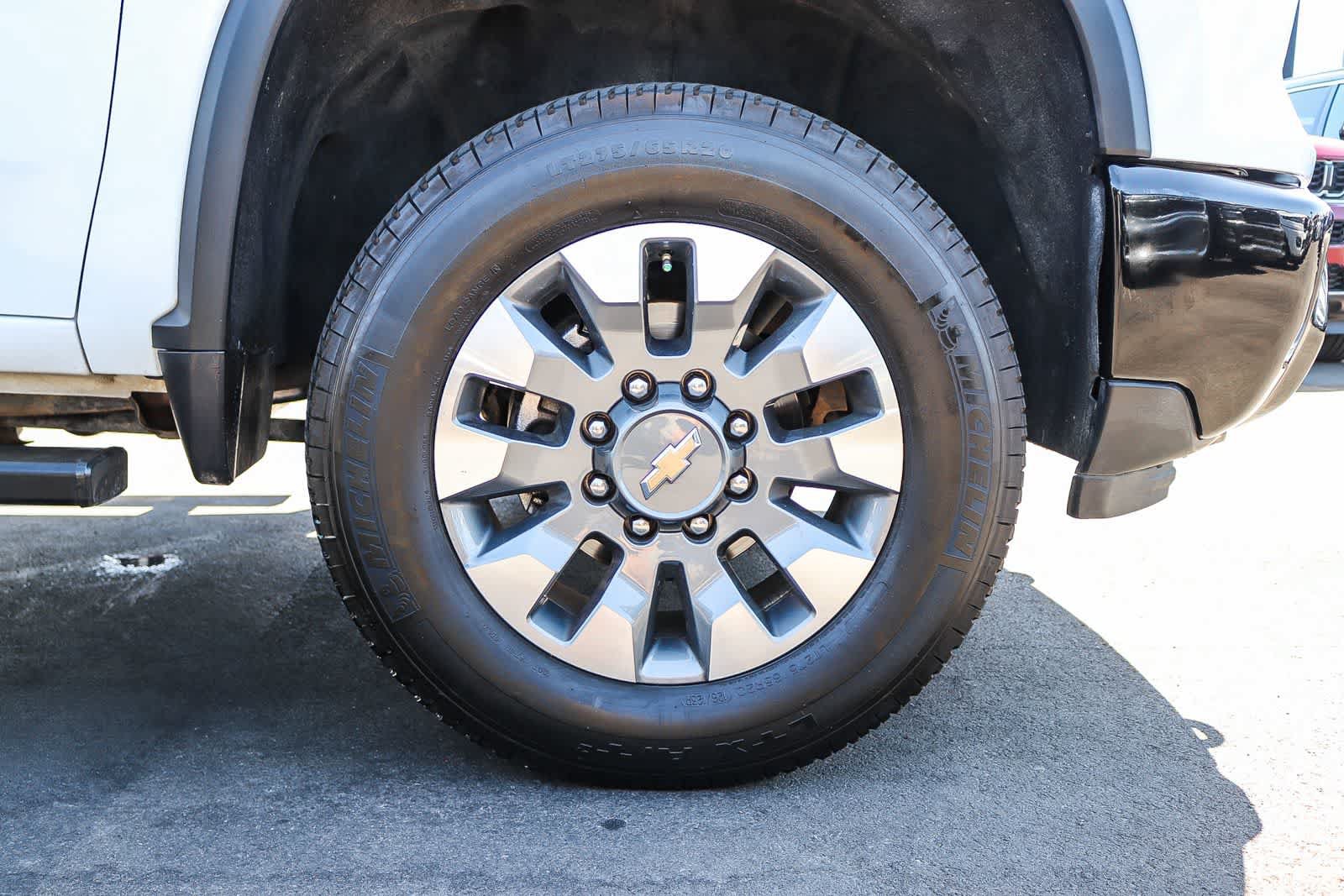 Used 2024 Chevrolet Silverado 2500 Custom w/ Custom Value Package AWD/4WD image 10