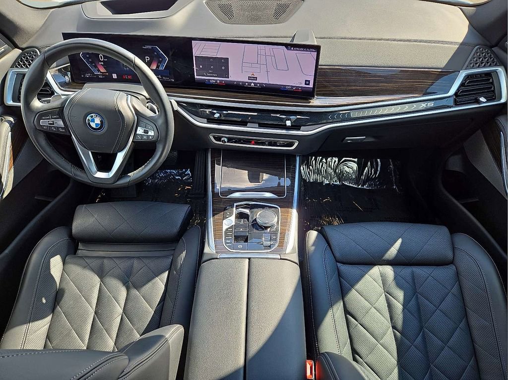 Used 2024 BMW X5 xDrive50e image 16