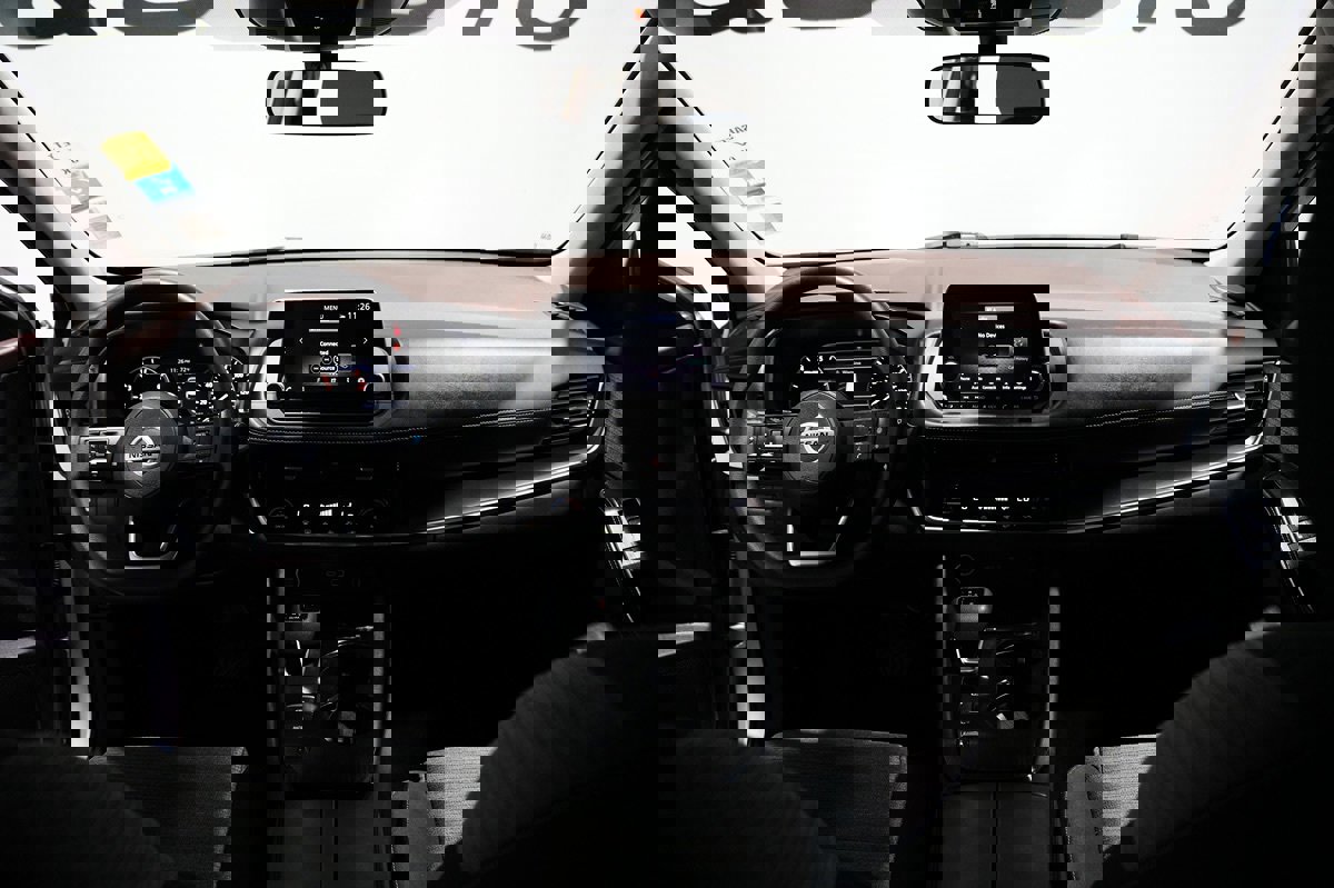 Used 2021 Nissan Rogue SV image 15