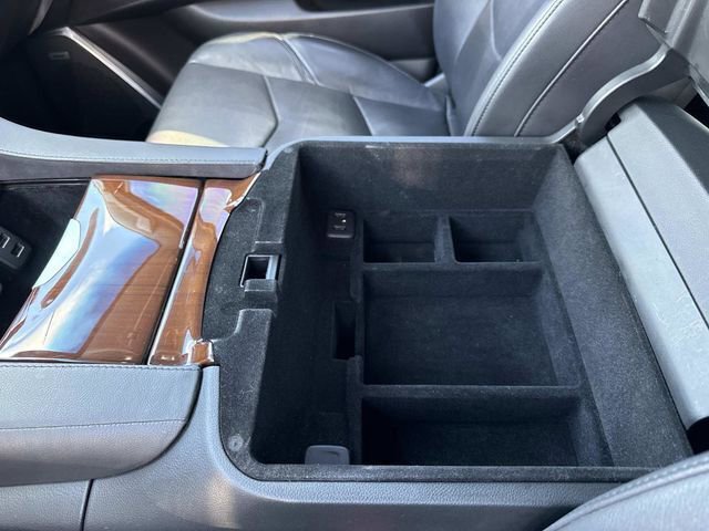 Used 2019 Cadillac Escalade Premium Luxury w/ Escalade Sport Edition image 38