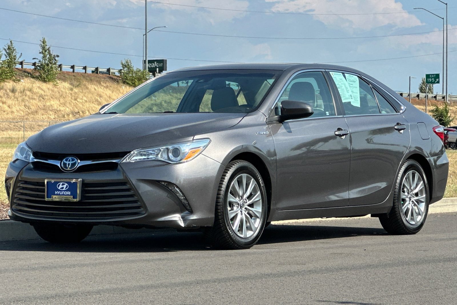 Used 2016 Toyota Camry XLE w/ Moonroof Package FWD image 7