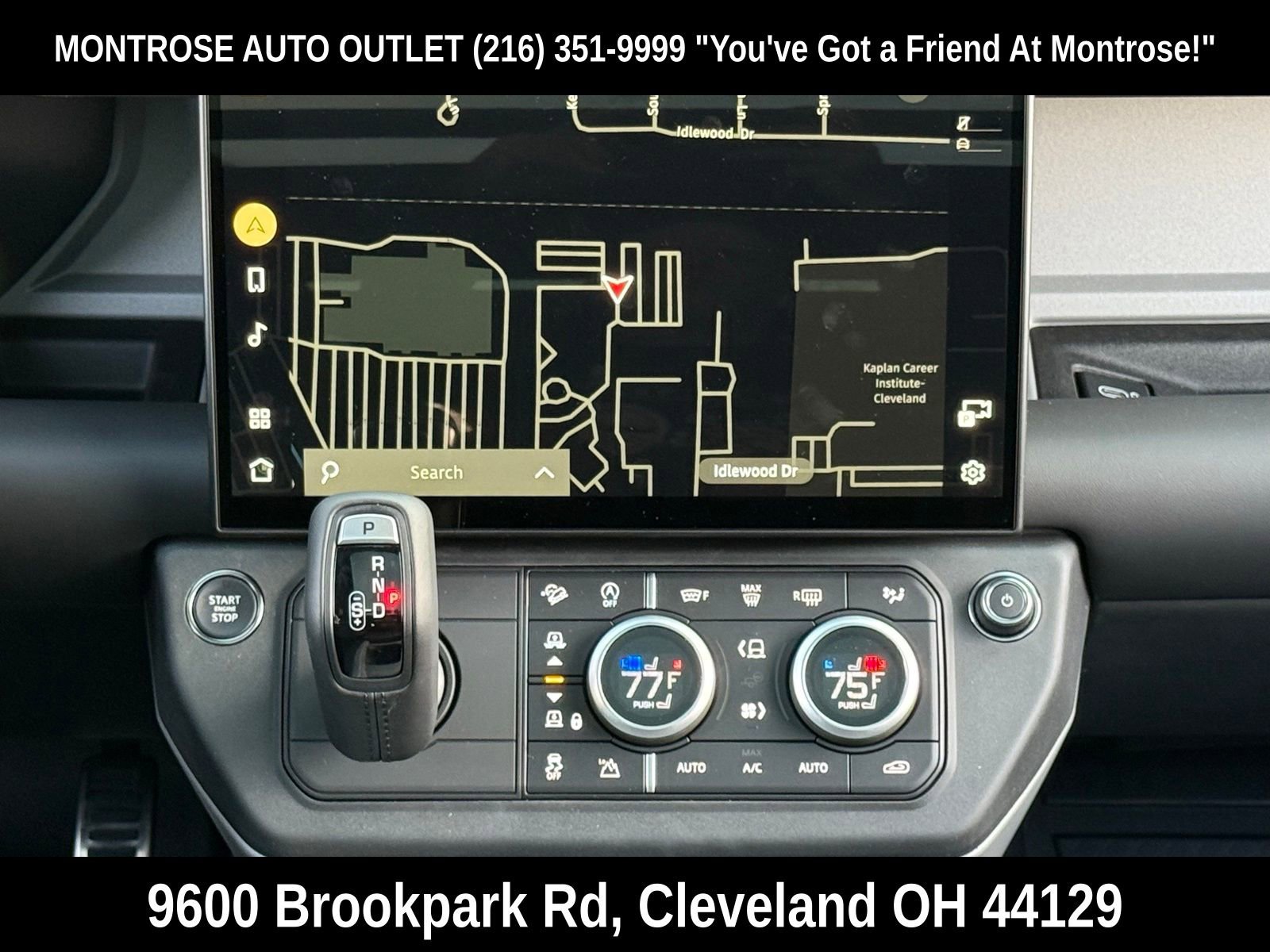 New 2026 Land Rover Defender 130 X-Dynamic SE image 22