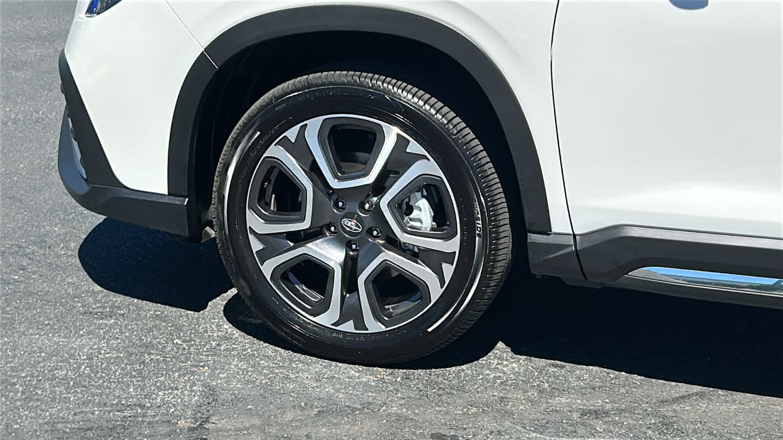 Used 2025 Subaru Ascent Limited w/ Popular Package #2 AWD/4WD image 9