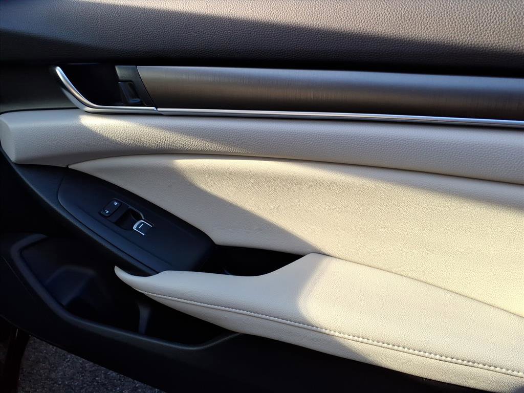 Used 2019 Honda Accord LX image 7