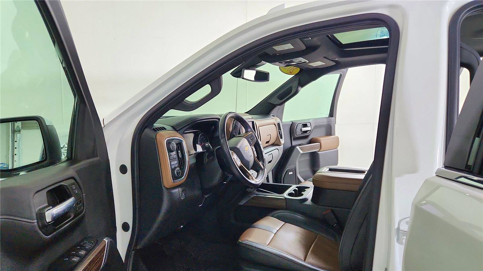 Used 2021 Chevrolet Silverado 1500 High Country image 18