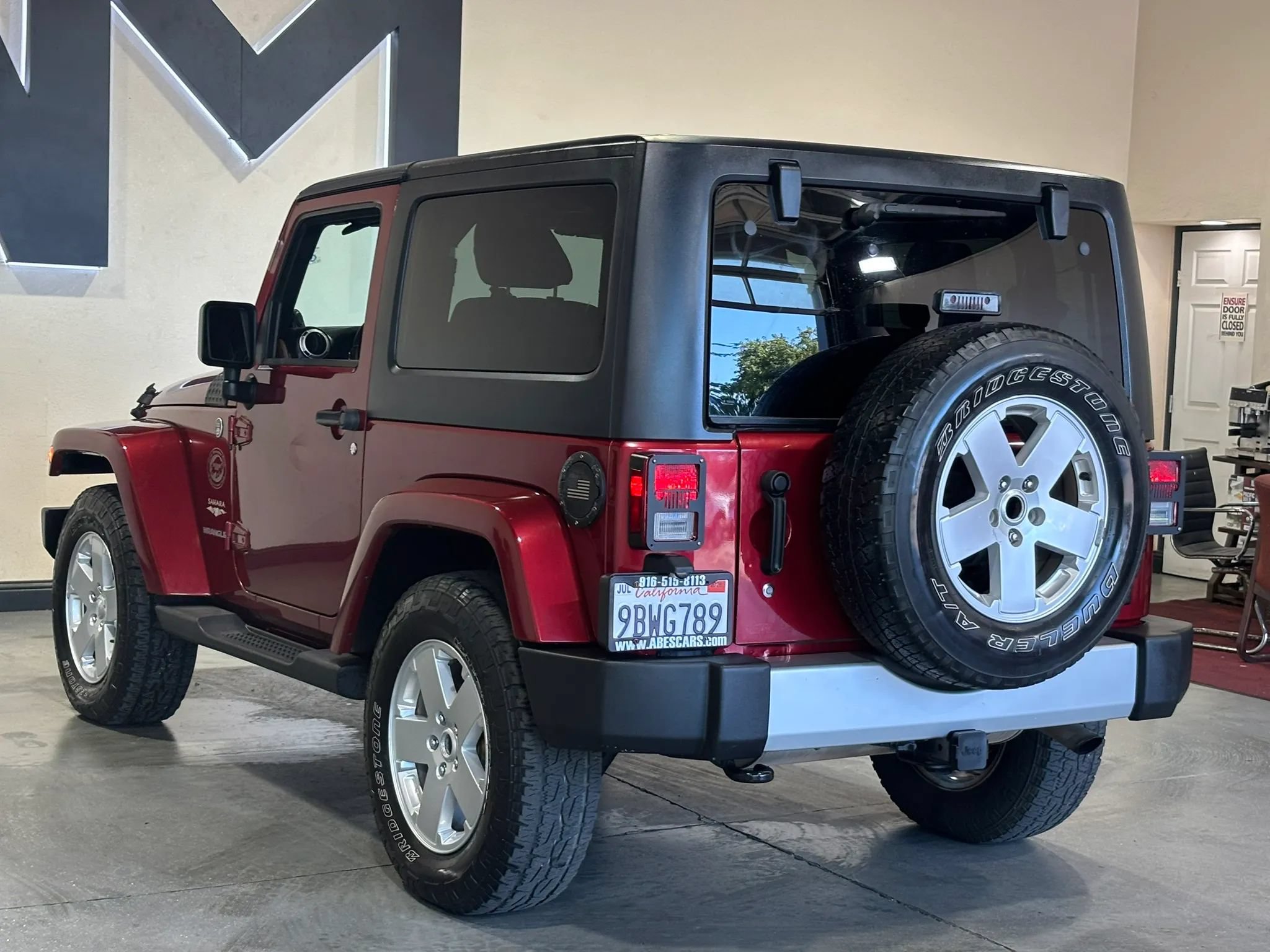 Used 2011 Jeep Wrangler Sahara w/ Connectivity Group AWD/4WD image 6
