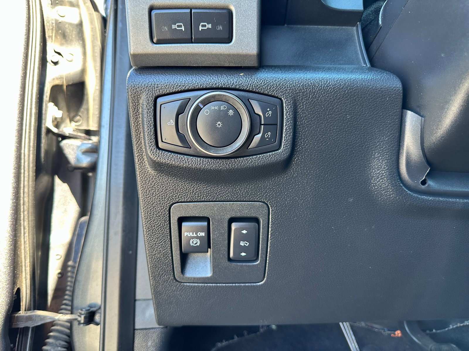 Used 2020 Ford F150 Raptor w/ Equipment Group 802A Luxury image 18