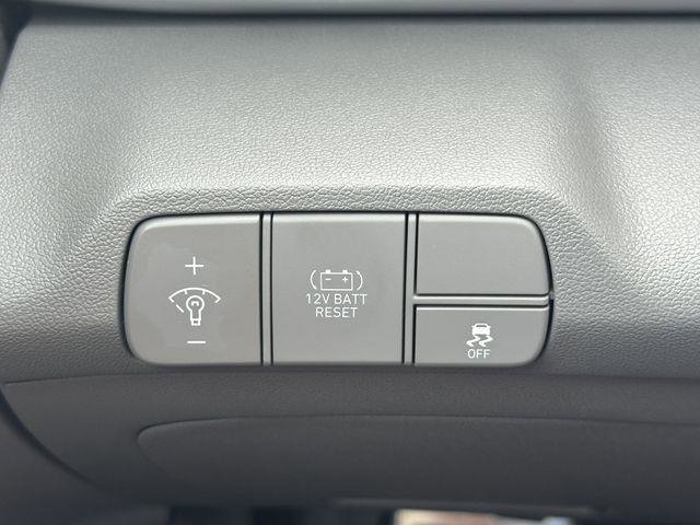 New 2025 Hyundai Elantra SEL image 30