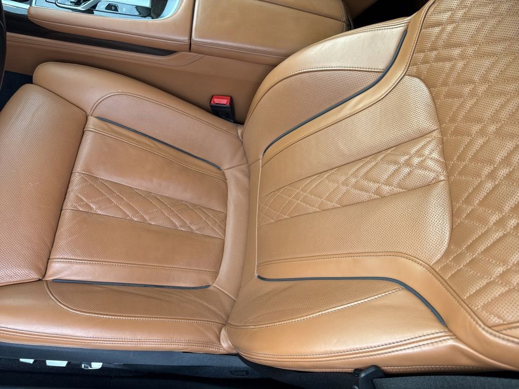 Used 2022 BMW 750i xDrive AWD/4WD image 7