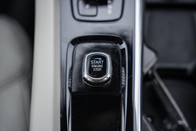 Certified 2024 Volvo S60 B5 Plus image 25