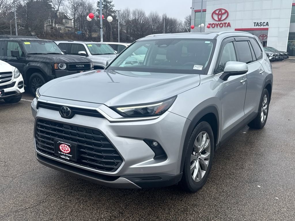 Used 2024 Toyota Grand Highlander Limited image 3