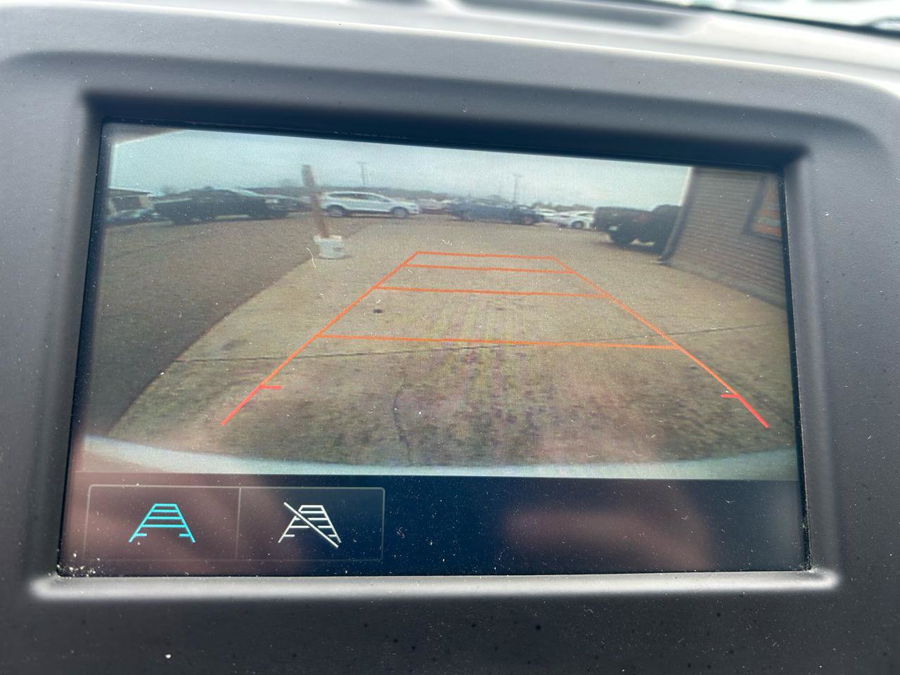 Used 2018 Chevrolet Equinox LS image 23