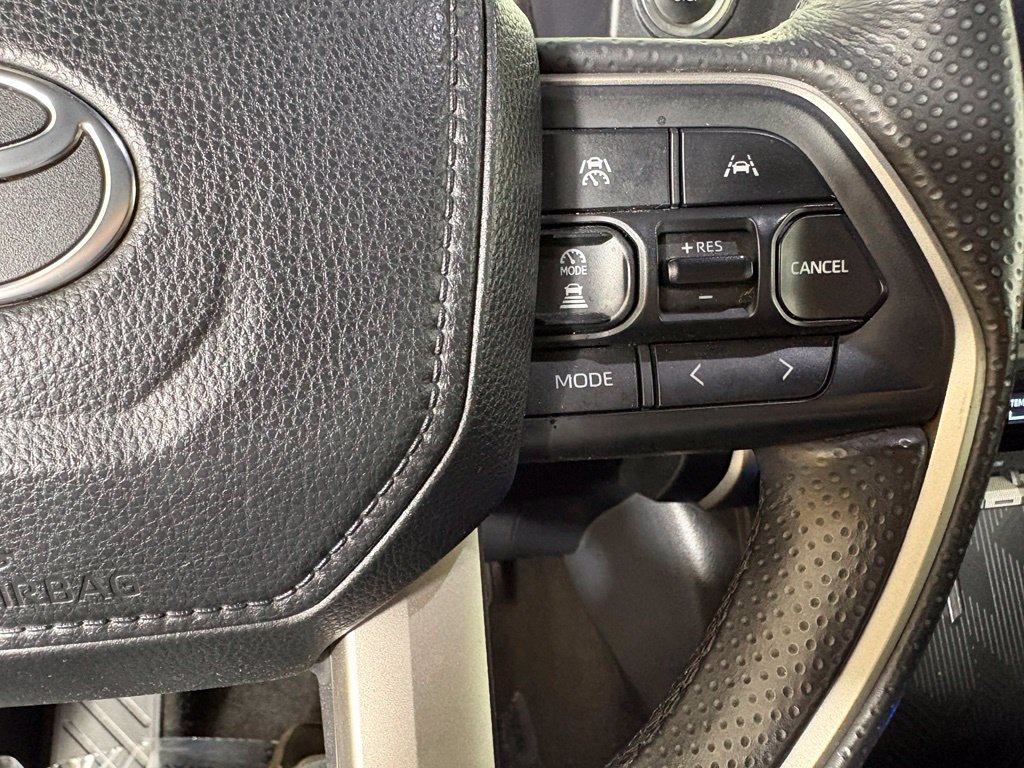 Used 2025 Toyota 4Runner SR5 AWD/4WD image 25