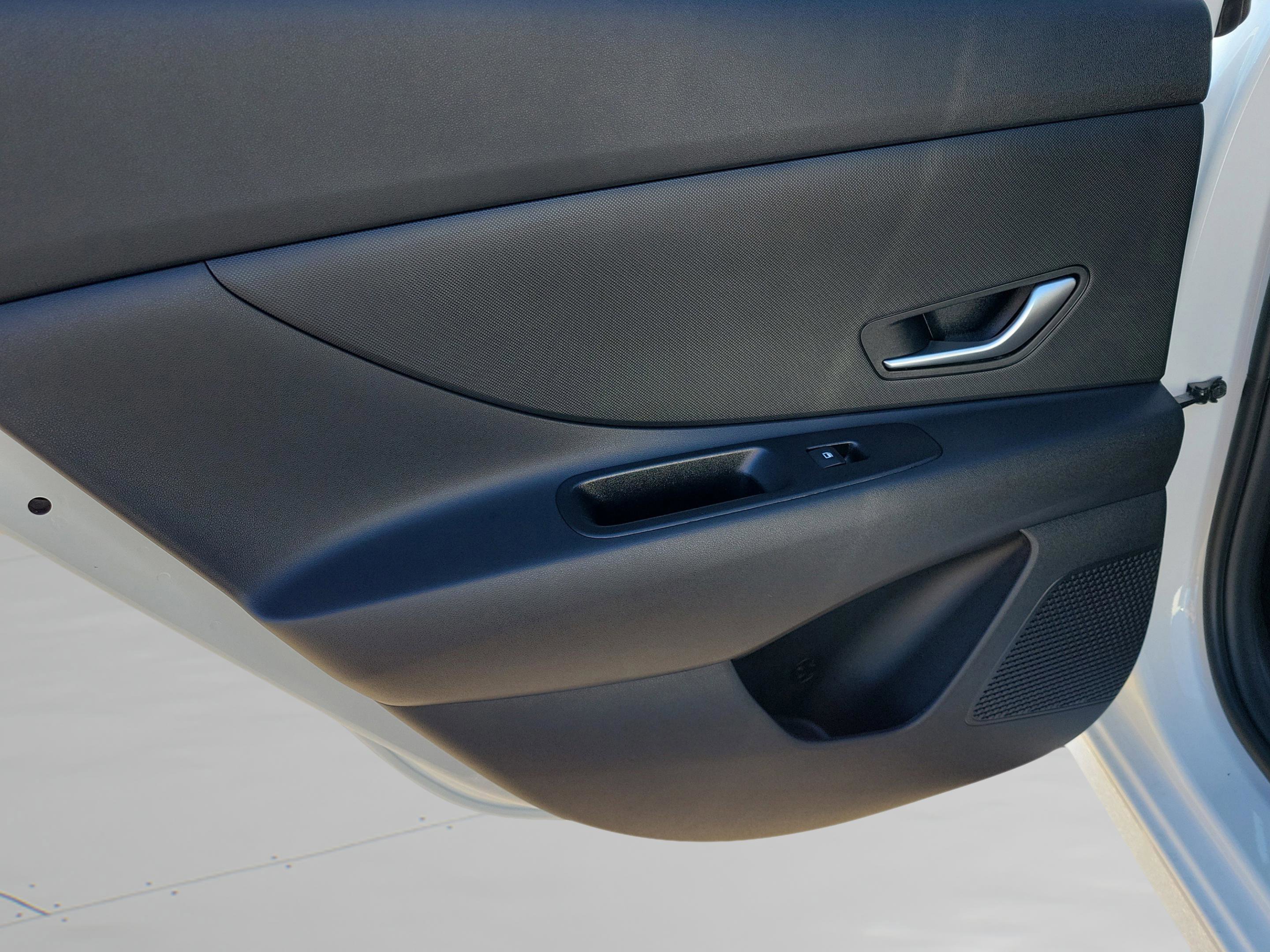 New 2026 Hyundai Elantra SE image 9