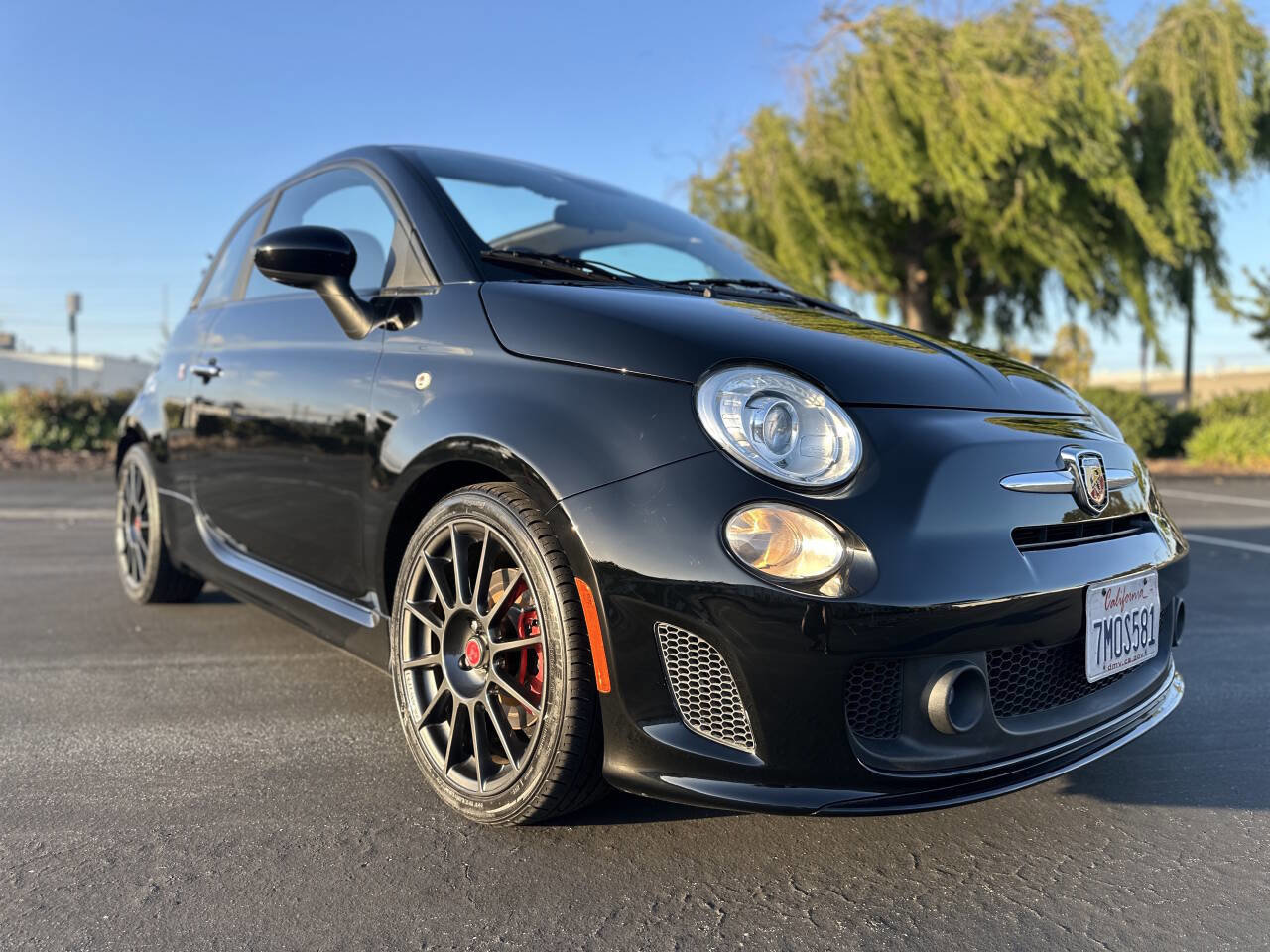 Used 2015 FIAT 500 Abarth w/ Beats Audio Package FWD image 1