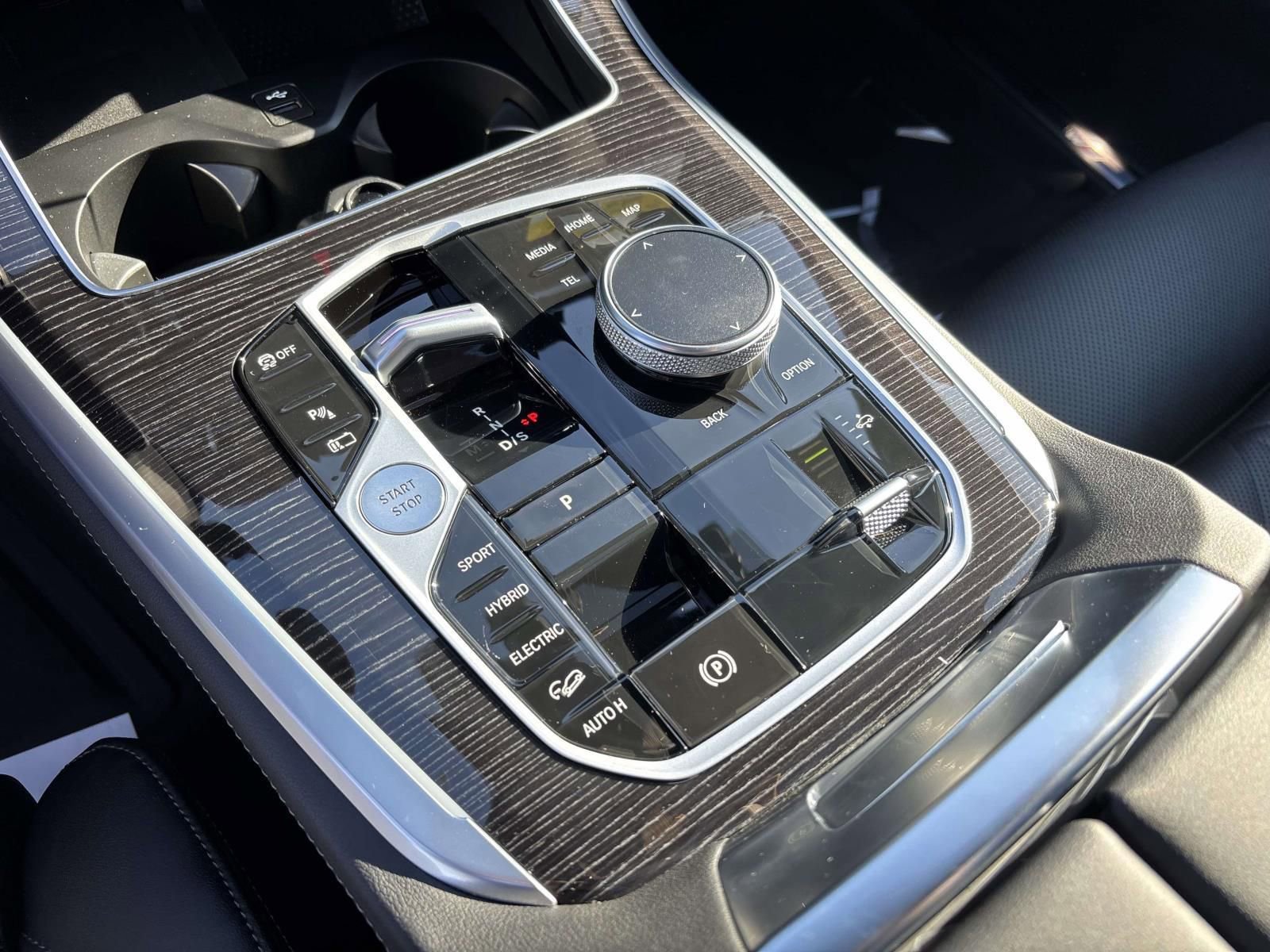 New 2026 BMW X5 xDrive50e w/ M Sport Package image 24