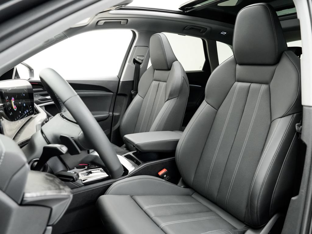 Certified 2025 Audi Q5 Prestige AWD/4WD image 5