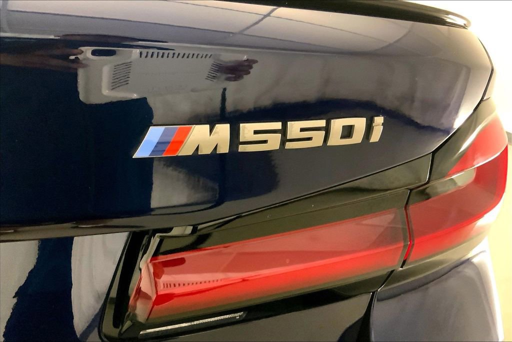 Used 2023 BMW M550i xDrive w/ Executive Package AWD/4WD image 7