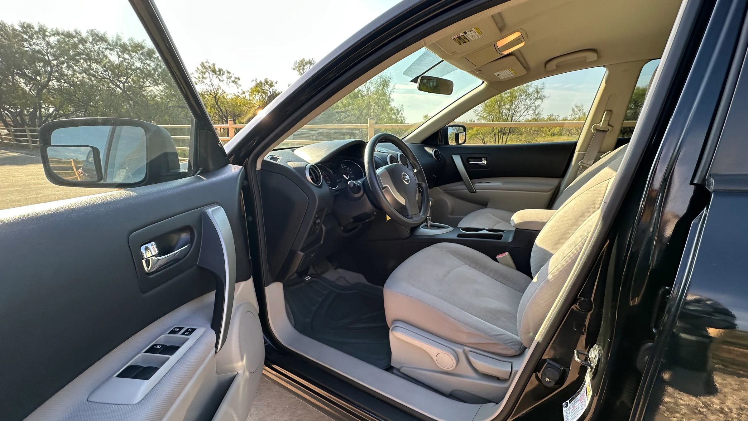 Used 2011 Nissan Rogue S image 15