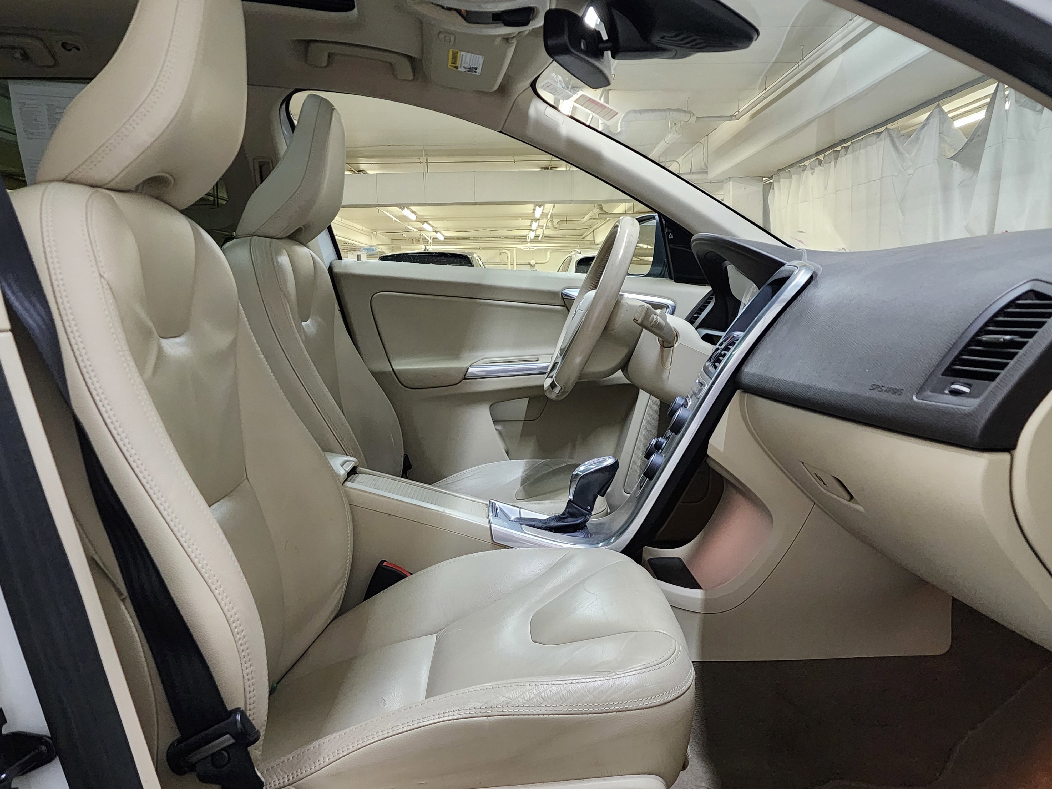 Used 2013 Volvo XC60 T6 image 23