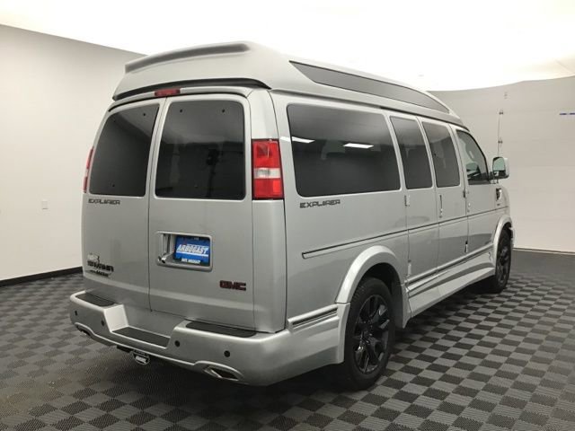 Used 2023 GMC Savana 2500 image 3