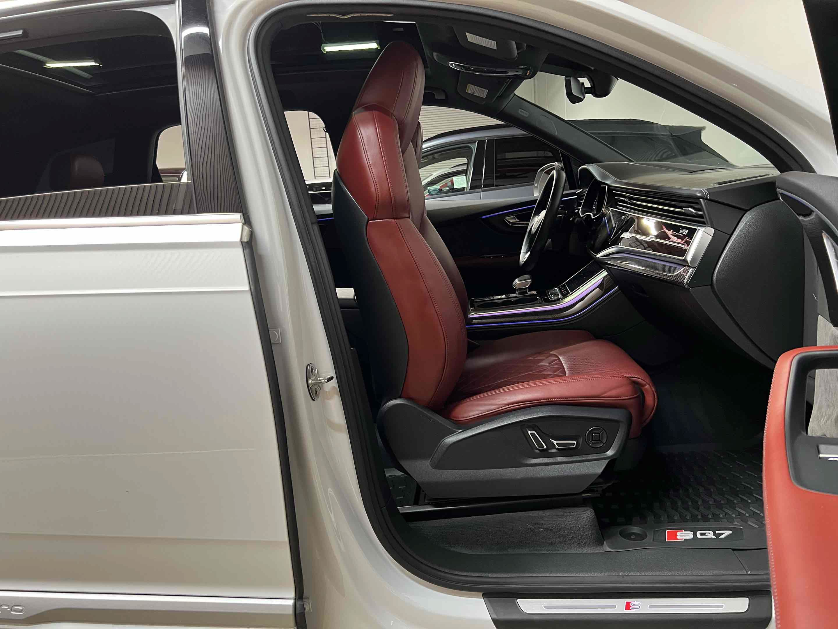 Used 2022 Audi SQ7 Prestige w/ Prestige Package AWD/4WD image 27
