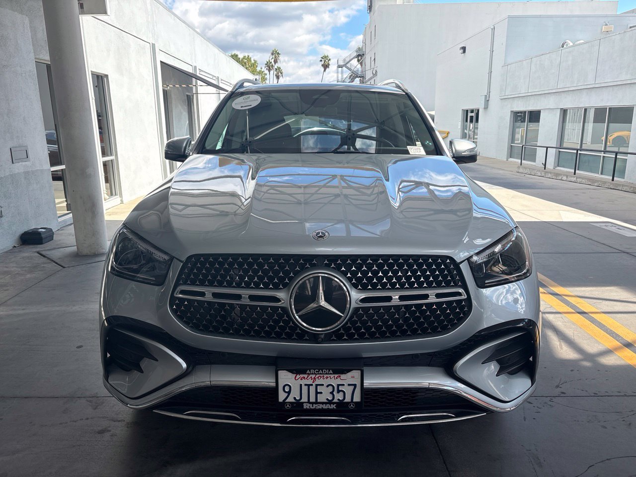 Certified 2024 Mercedes-Benz GLE 450e 4MATIC image 2