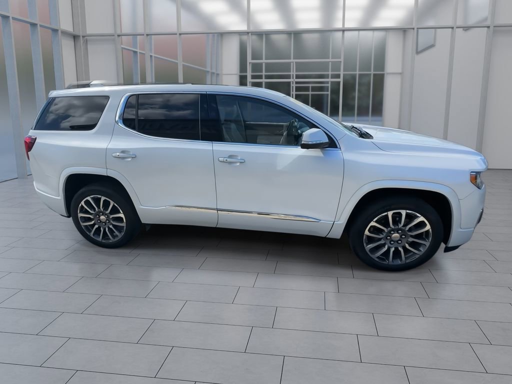 Used 2022 GMC Acadia Denali w/ Denali Ultimate Package AWD/4WD image 10