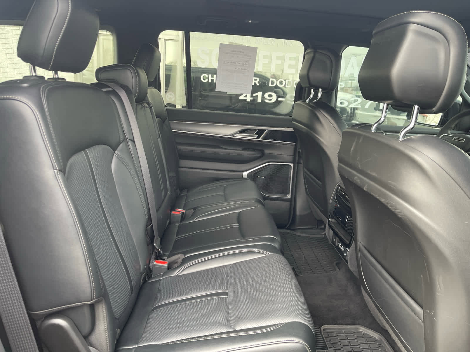 Used 2024 Jeep Wagoneer Series II image 14