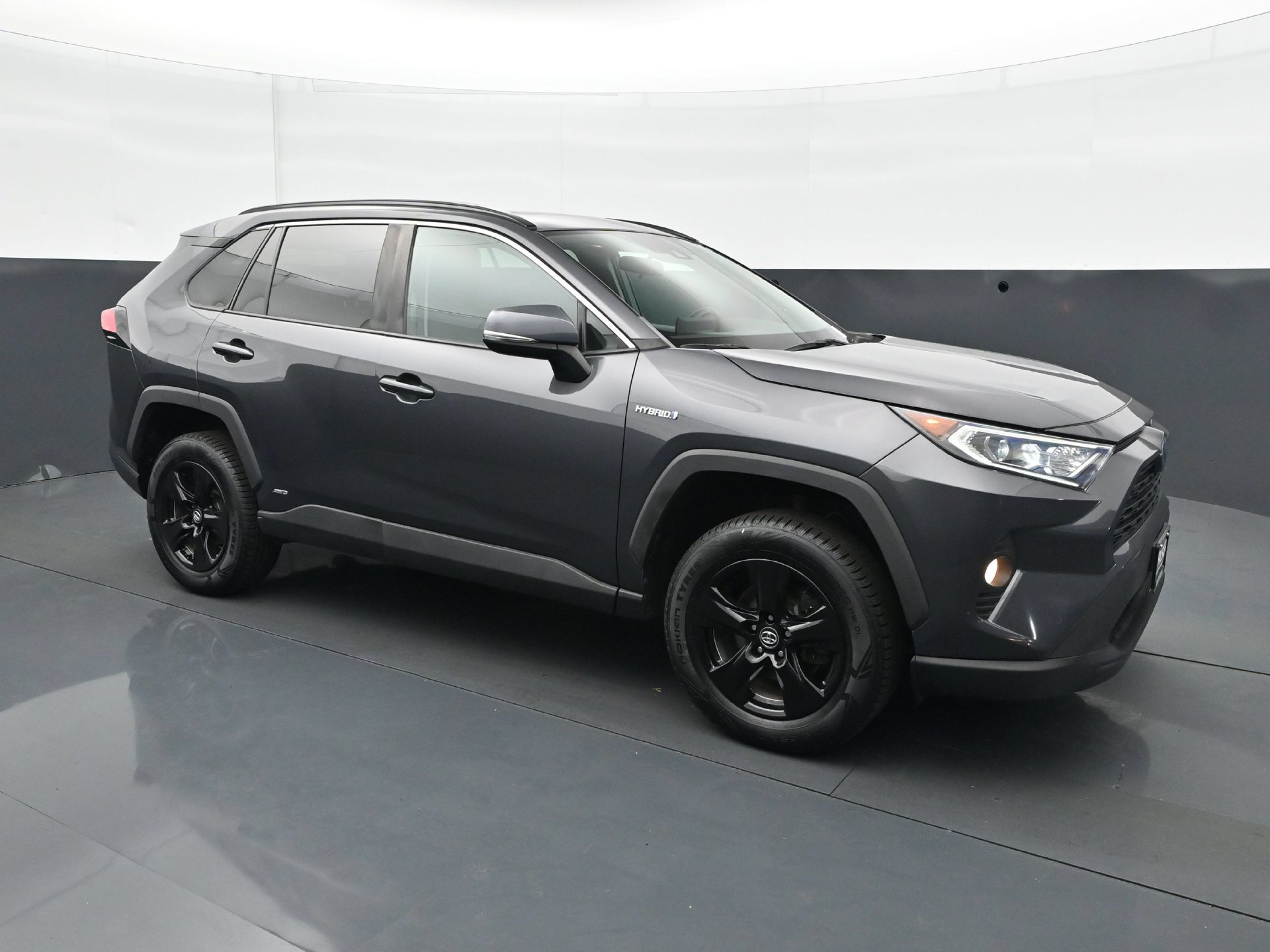 Used 2020 Toyota RAV4 XLE w/ Convenience Package AWD/4WD image 9