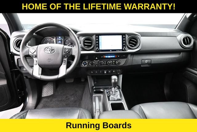 Used 2021 Toyota Tacoma TRD Sport w/ TRD Premium Sport Package AWD/4WD image 15