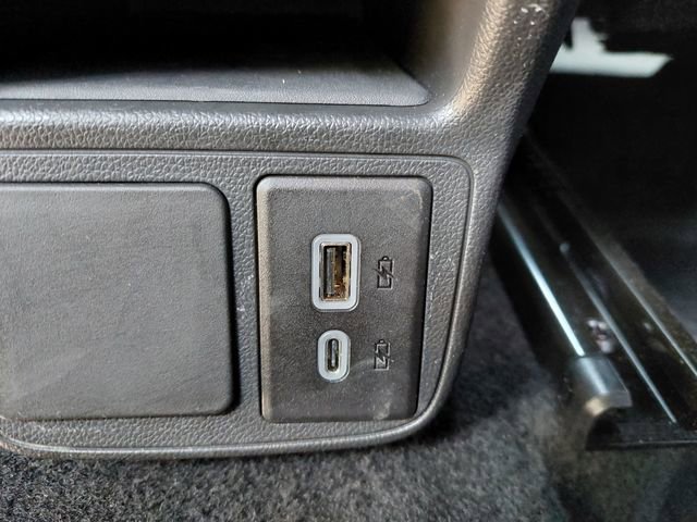 Used 2025 Buick Encore GX Preferred AWD/4WD image 19