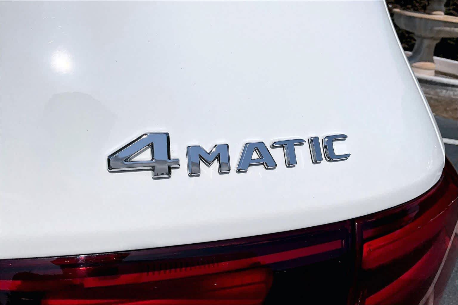 Used 2026 Mercedes-Benz GLB 250 4MATIC image 10