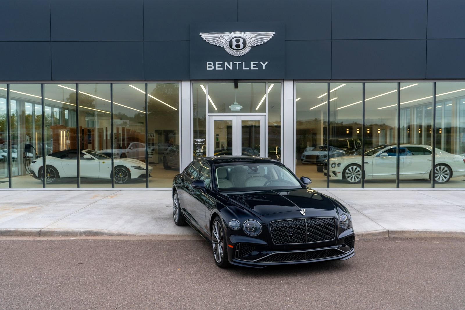 New 2025 Bentley Flying Spur Plug-In Hybrid image 1