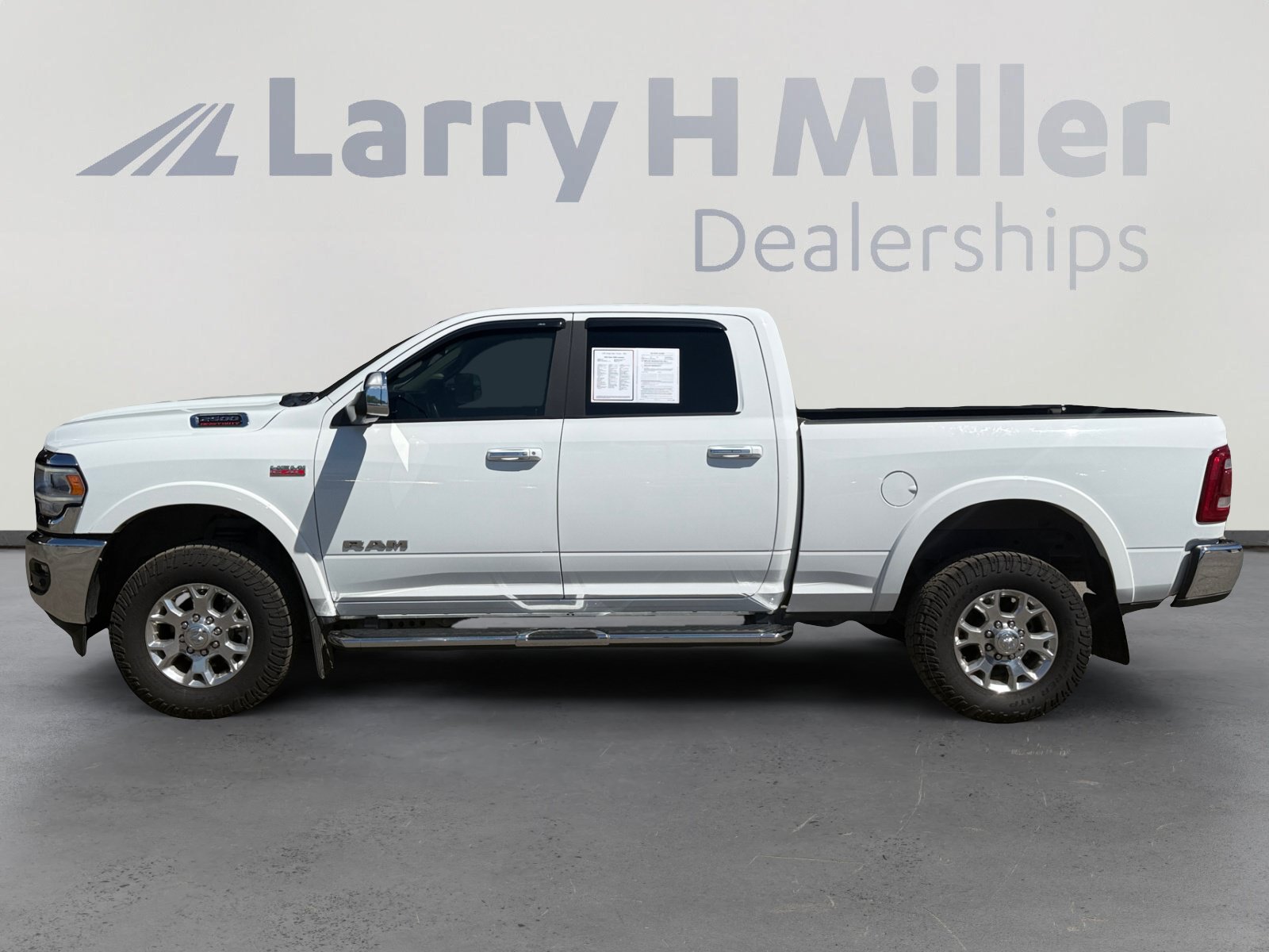 Used 2022 RAM 2500 Laramie AWD/4WD image 2