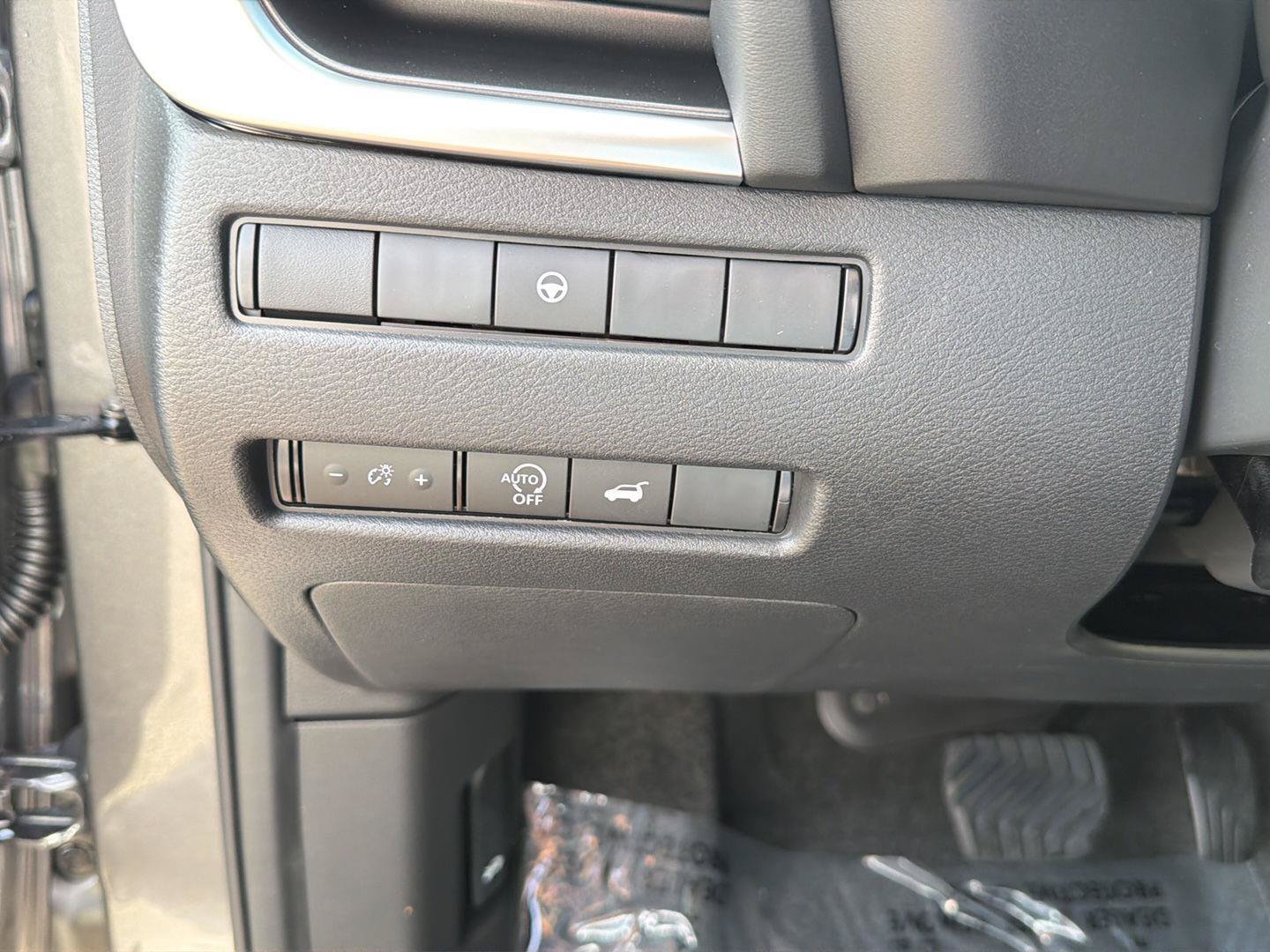 New 2026 Nissan Rogue Dark Armor FWD image 19