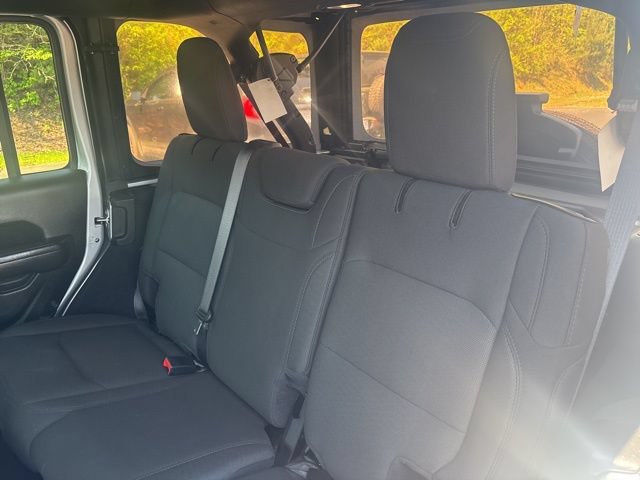 Used 2022 Jeep Wrangler Unlimited Sport AWD/4WD image 19
