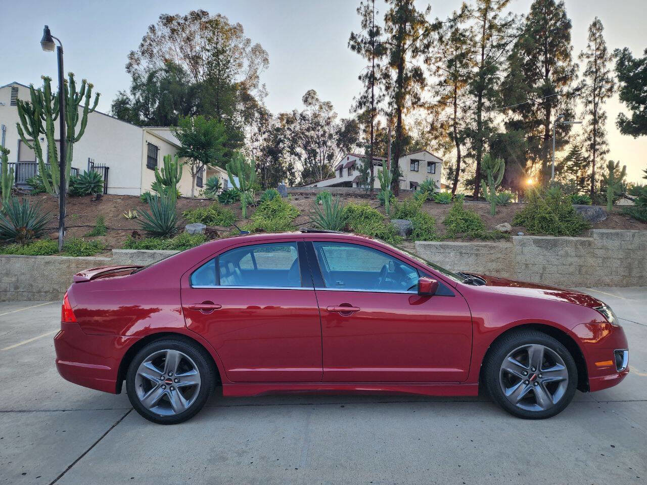 Used 2010 Ford Fusion Sport FWD image 5