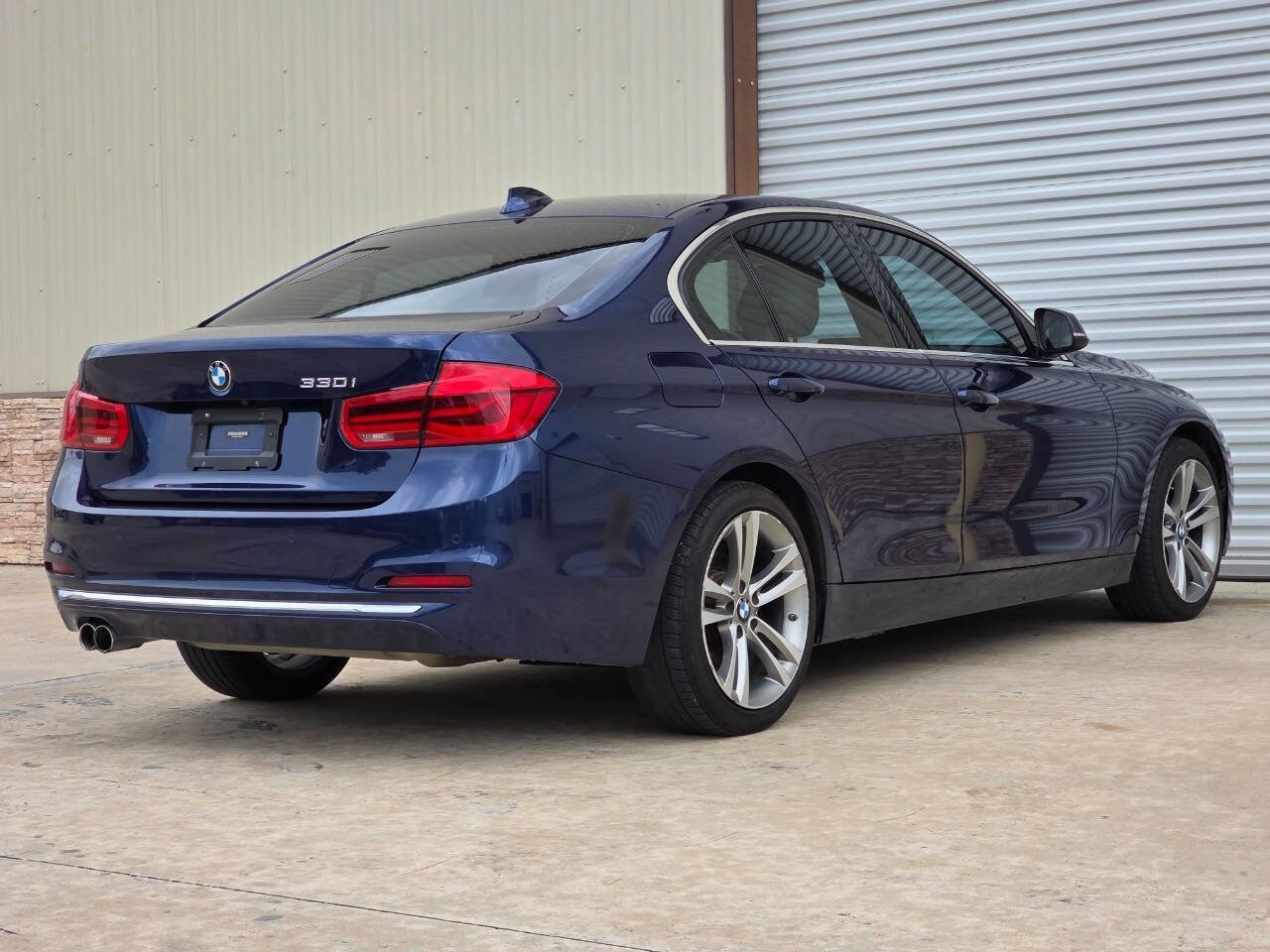 Used 2017 BMW 330i Sedan RWD image 5