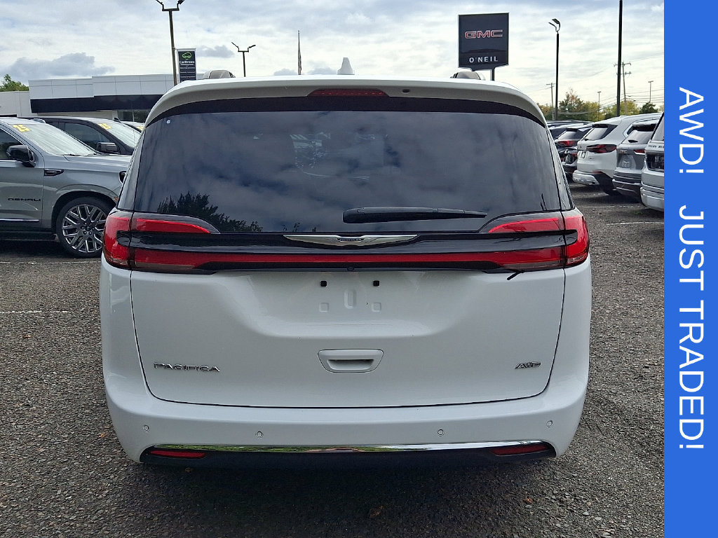 Used 2022 Chrysler Pacifica Touring-L AWD/4WD image 5