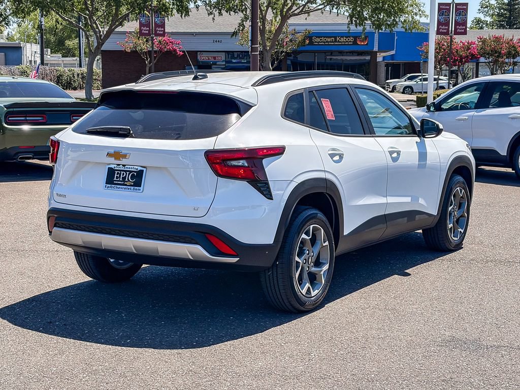 Certified 2024 Chevrolet Trax LT FWD image 4