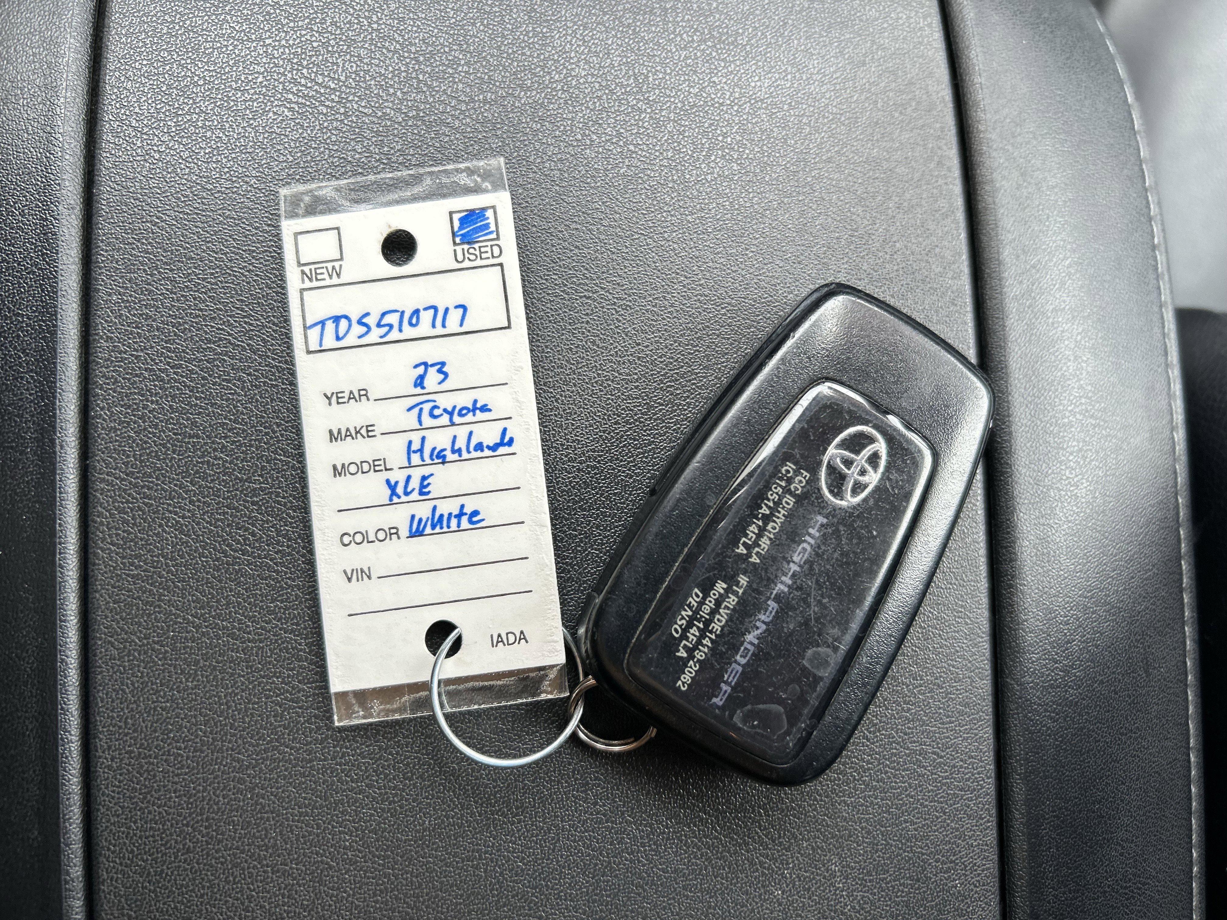 Certified 2023 Toyota Highlander XLE image 35